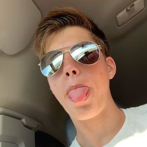 Meet your Posher, Cooper